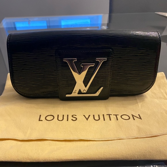Louis Vuitton Handbags - 💯AUTHENTIC VINTAGE LV CLUTCH🖤